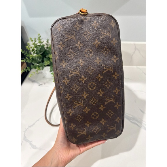 Louis Vuitton Monogram Brown Neverfull MM Tote Bag - Picture 8 of 15